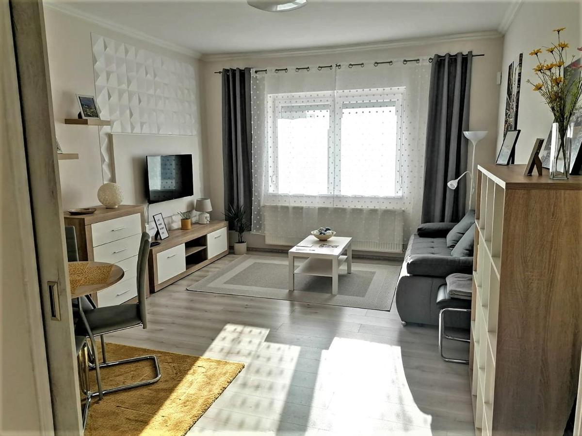 Sweet Central Apartment ,In The City Center Eger Exterior foto