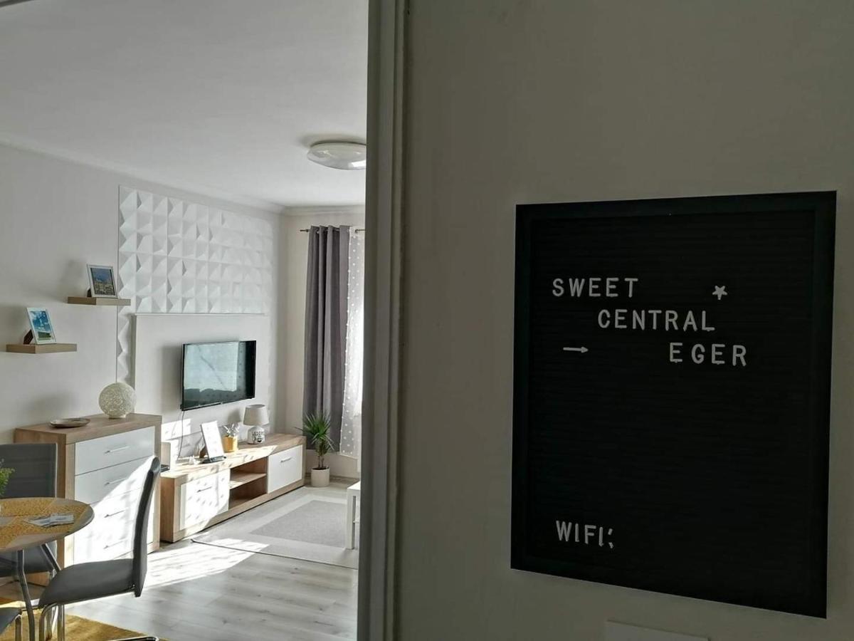 Sweet Central Apartment ,In The City Center Eger Exterior foto